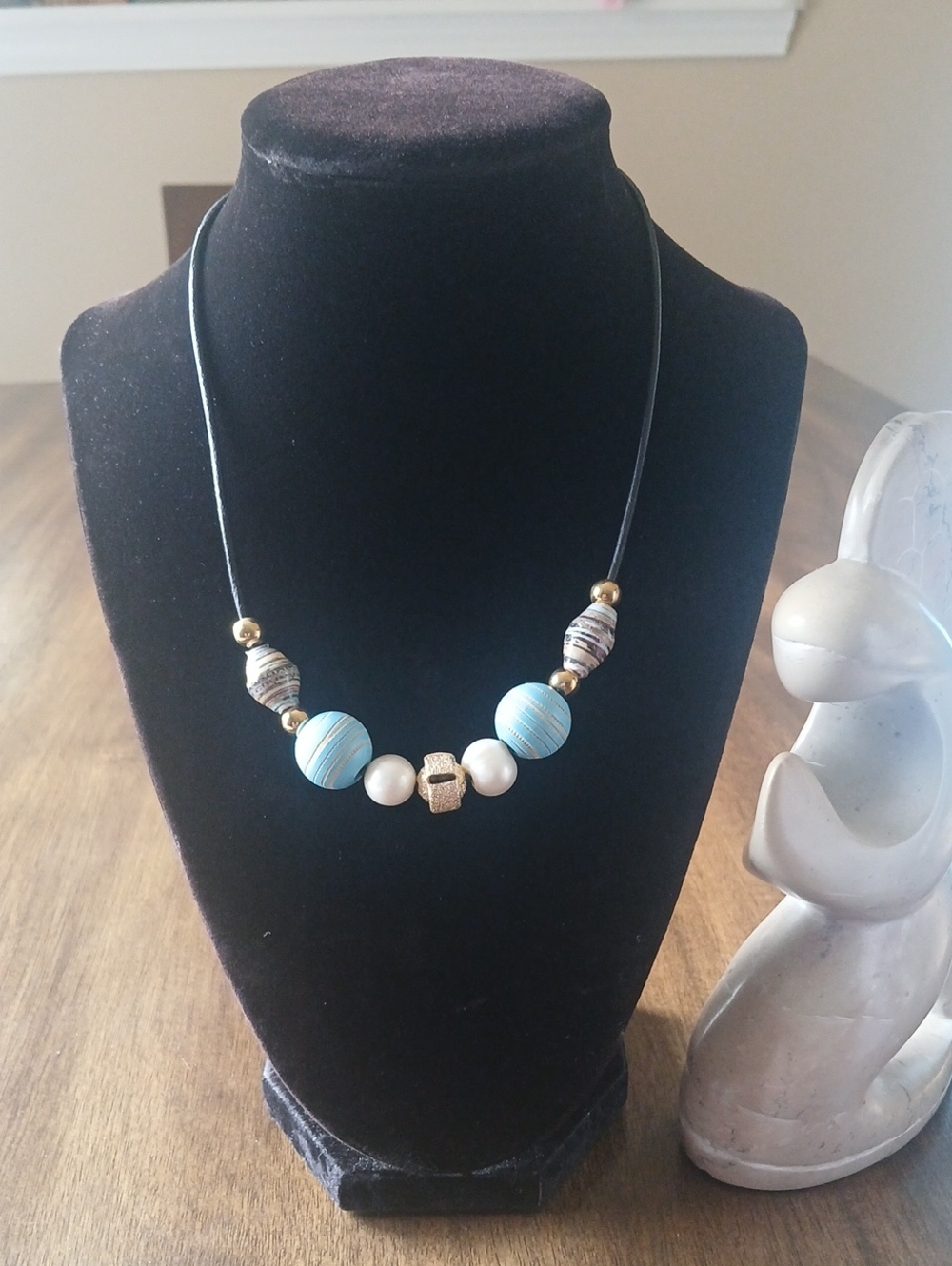Culture Pearl And Handcarved Wood Bead Necklace - Picture 5 of 6